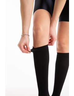 Unisex letné odstupňované kompresné podkolienky 18-22 mmHg