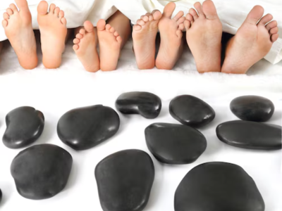 Senzorické a masážne podložky na chodidlá: prirodzený pohyb, stimulácia nôh a relax pre celú rodinu